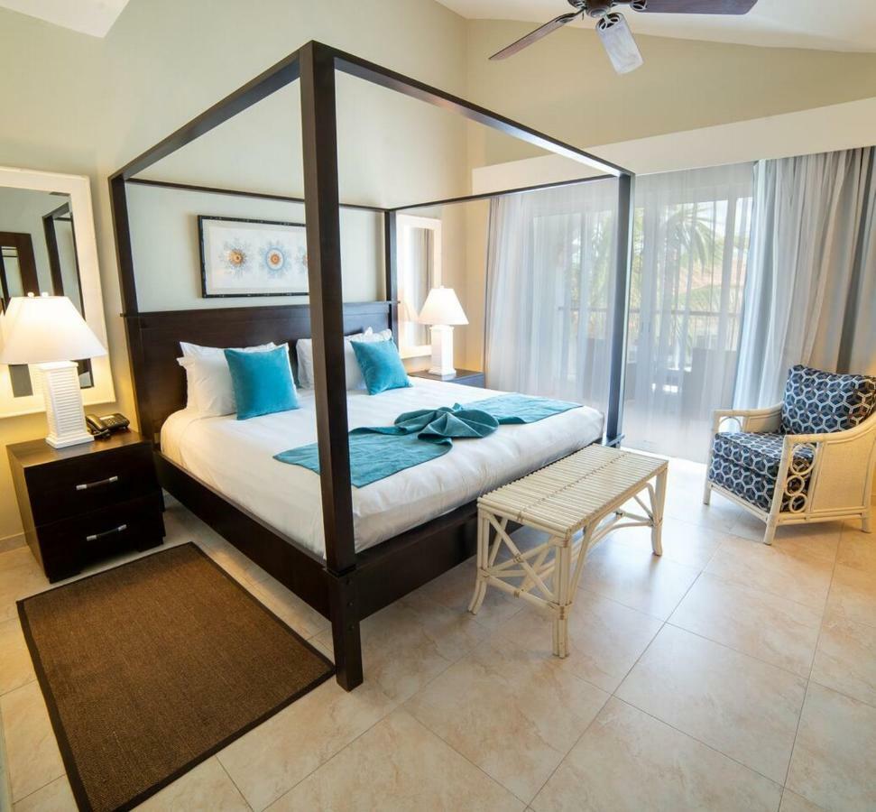 Pool view room